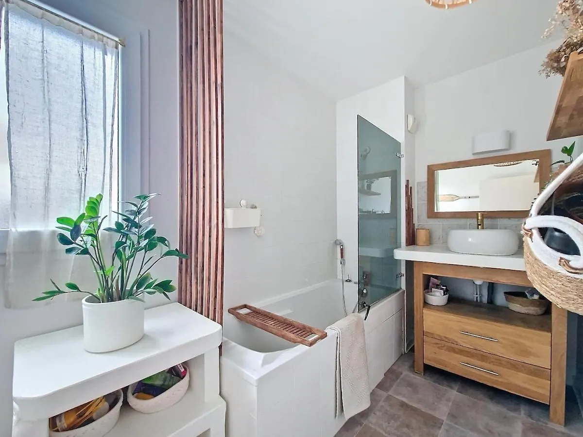 Holiday home Maison Avec Jacuzzi Saint-Erblon